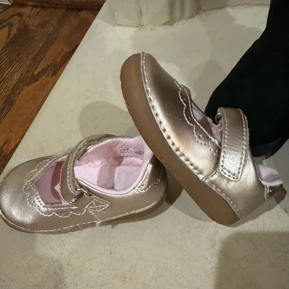 Stride Rite Soft motion leather mary jane’s. Worn once inside only. - Picture 2 of 3